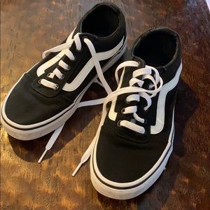Classic Black Women’s Vans